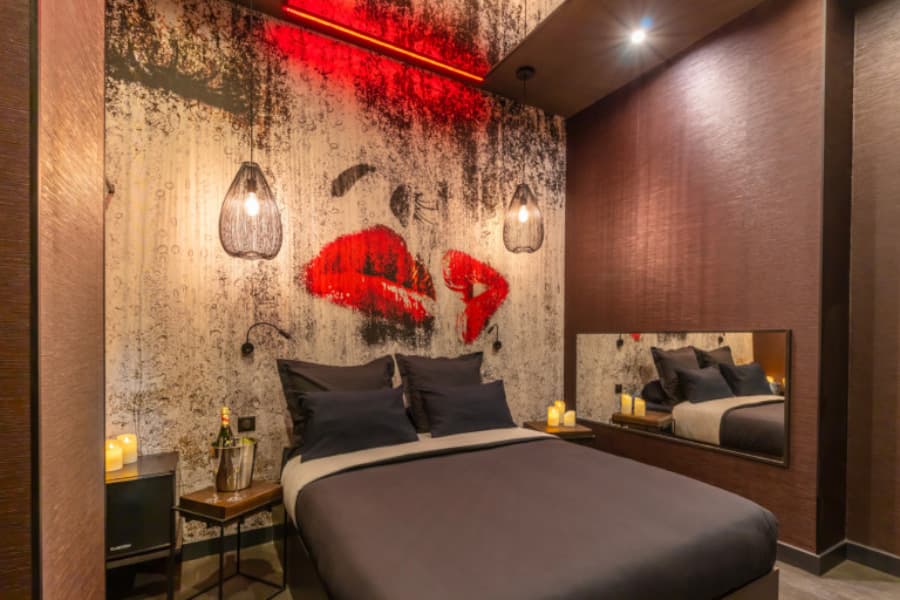 Love Hôtel à Paris — Donjons Châtelet